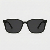 Óculos de sol quadrados pretos com lentes escuras, estilo moderno e elegante para proteção solar.
